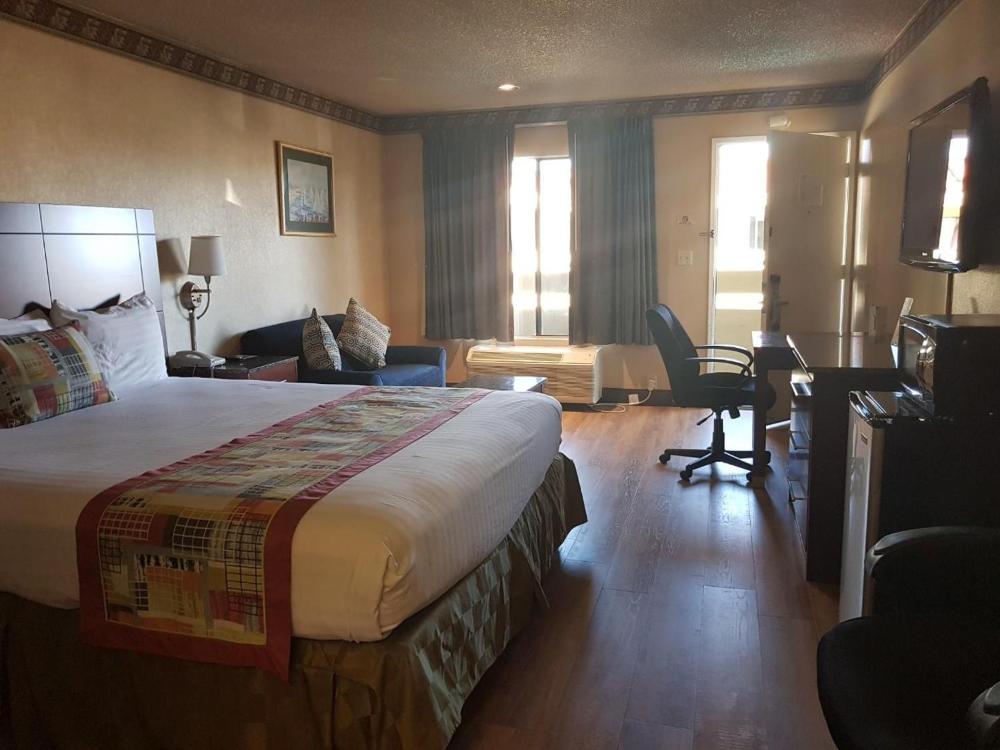 King Room - Disability Access/Non-Smoking interior